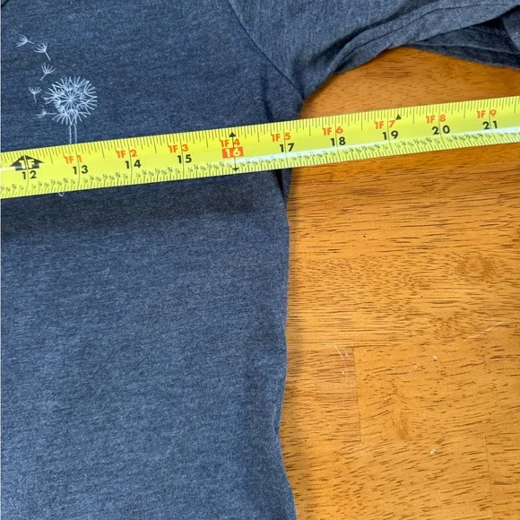 NWOT 24Peace Gray Women's Top with Dandelion Design Size M - Picture 9 of 11